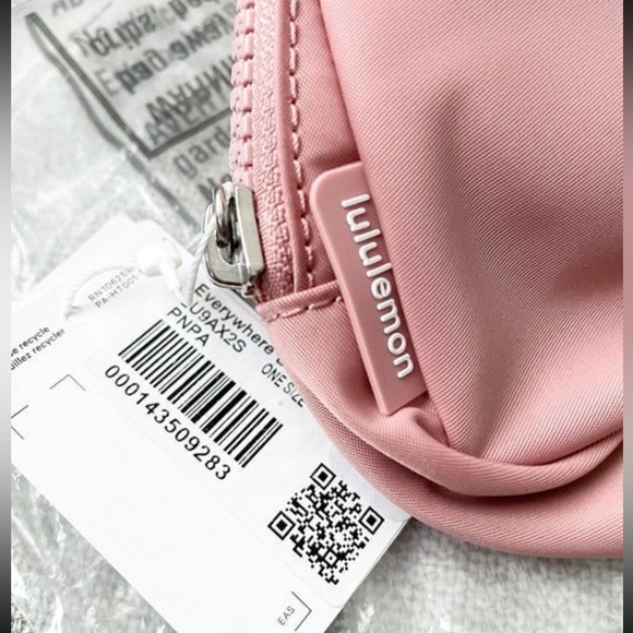 Lululemon Everywhere Belt Bag 1L - Pastel Pink NWT - Picture 3 of 8